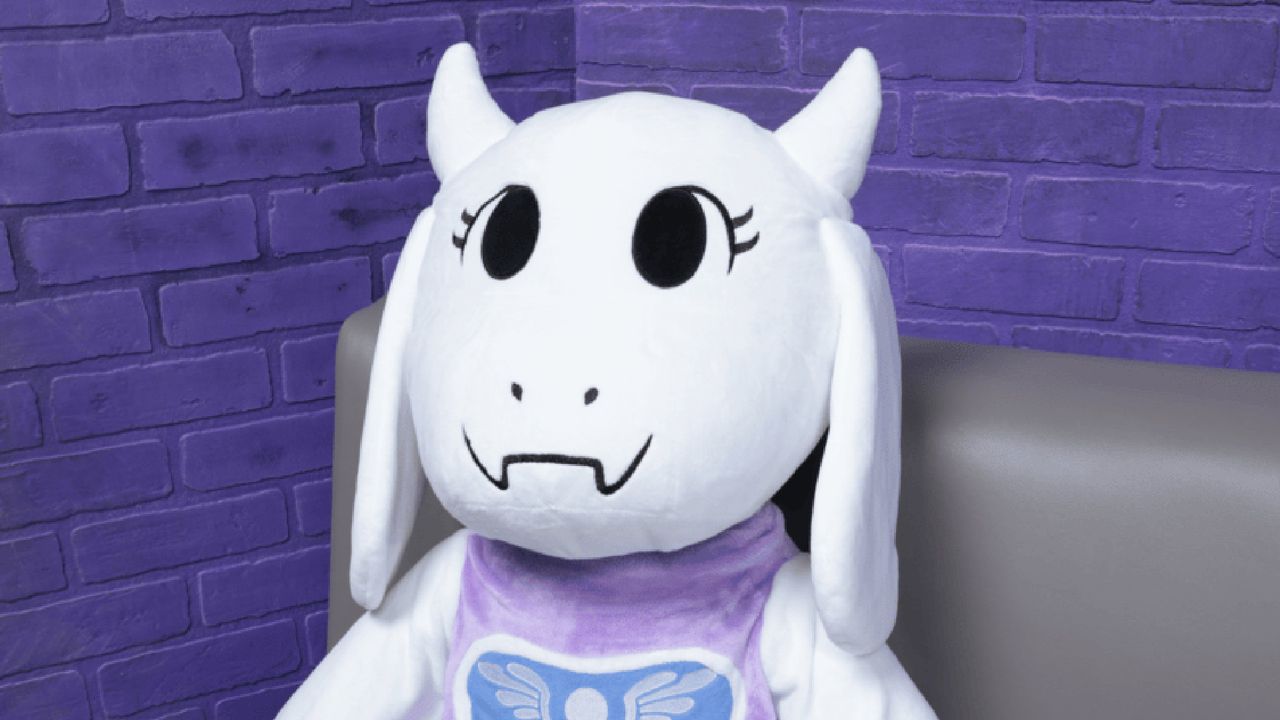 Фанаты Undertale собрали более $330,000 на благотворительность в честь 10-летия игры; уникальная плюшевая Ториэль была продана за $11,000.